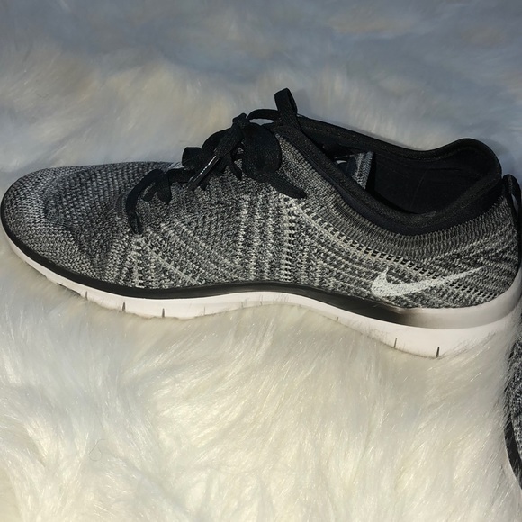 Women’s Nike shoes - Picture 2 of 6